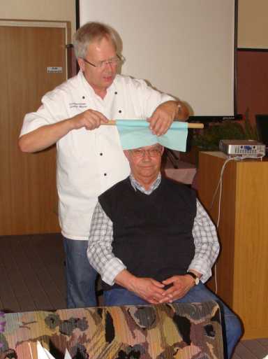 Demonstration spezieller Konditorarbeiten.