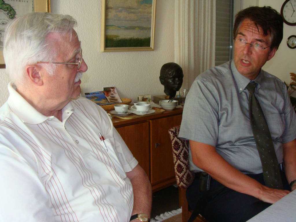 Otto Leckebusch mit Herrn Lüers.