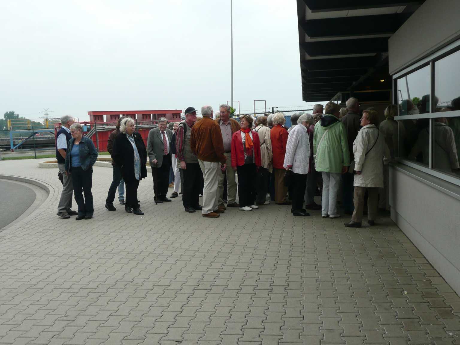BRH-Gruppe vor der Meyer-Werft. BRH-Gruppe vor der Meyer-Werft.