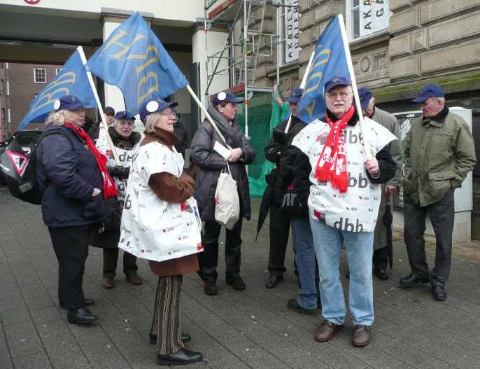 Rentner vom Seniorenverband BRH - Kreisverband Münster zur Protestdemonstration in Düsseldorf